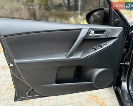 Серый Мазда 3, объемом двигателя 2 л и пробегом 158 тыс. км за 7999 $, фото 19 на Automoto.ua