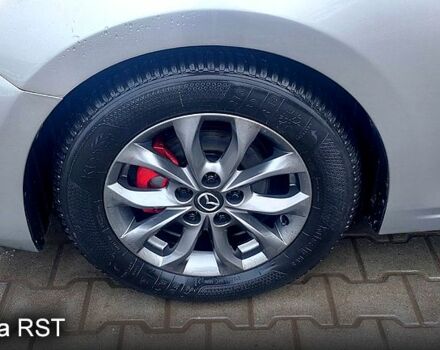 Серый Мазда 3, объемом двигателя 2 л и пробегом 181 тыс. км за 9500 $, фото 3 на Automoto.ua