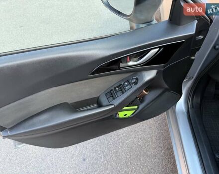 Серый Мазда 3, объемом двигателя 2 л и пробегом 213 тыс. км за 12500 $, фото 18 на Automoto.ua