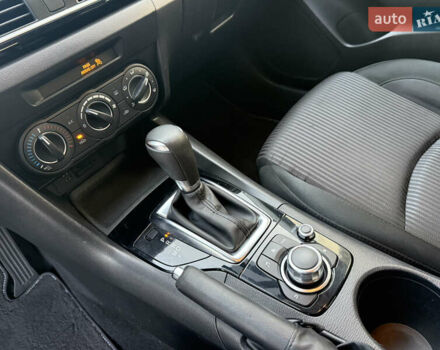 Серый Мазда 3, объемом двигателя 2 л и пробегом 176 тыс. км за 10700 $, фото 14 на Automoto.ua