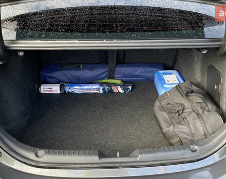 Сірий Мазда 3, об'ємом двигуна 2 л та пробігом 127 тис. км за 12500 $, фото 10 на Automoto.ua
