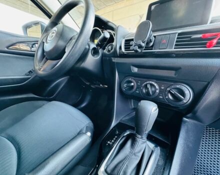 Сірий Мазда 3, об'ємом двигуна 2 л та пробігом 178 тис. км за 10900 $, фото 5 на Automoto.ua