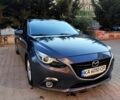 Серый Мазда 3, объемом двигателя 2 л и пробегом 215 тыс. км за 11000 $, фото 1 на Automoto.ua