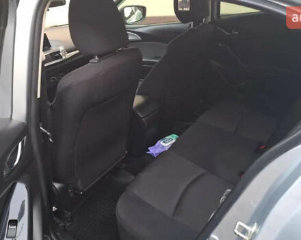 Серый Мазда 3, объемом двигателя 2 л и пробегом 141 тыс. км за 10700 $, фото 9 на Automoto.ua