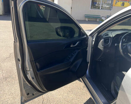 Серый Мазда 3, объемом двигателя 2 л и пробегом 160 тыс. км за 12500 $, фото 44 на Automoto.ua