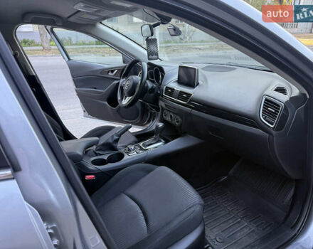 Серый Мазда 3, объемом двигателя 2 л и пробегом 186 тыс. км за 13000 $, фото 13 на Automoto.ua