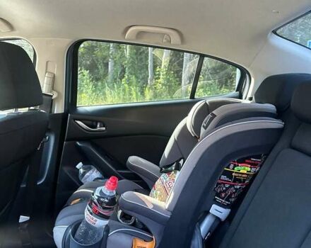 Сірий Мазда 3, об'ємом двигуна 2 л та пробігом 163 тис. км за 12700 $, фото 10 на Automoto.ua