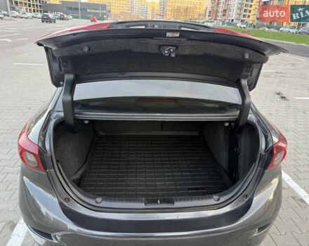 Серый Мазда 3, объемом двигателя 2 л и пробегом 176 тыс. км за 10700 $, фото 9 на Automoto.ua