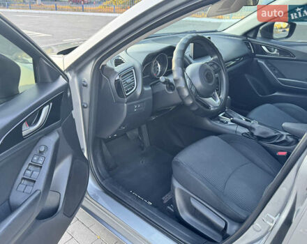 Серый Мазда 3, объемом двигателя 2 л и пробегом 200 тыс. км за 11000 $, фото 3 на Automoto.ua