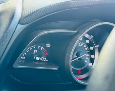 Сірий Мазда 3, об'ємом двигуна 2 л та пробігом 178 тис. км за 10900 $, фото 4 на Automoto.ua