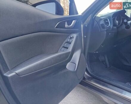 Сірий Мазда 3, об'ємом двигуна 2 л та пробігом 145 тис. км за 9900 $, фото 12 на Automoto.ua