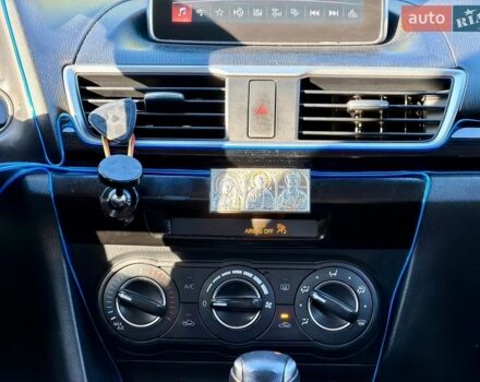 Серый Мазда 3, объемом двигателя 2 л и пробегом 218 тыс. км за 8900 $, фото 45 на Automoto.ua
