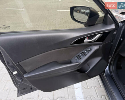 Серый Мазда 3, объемом двигателя 2 л и пробегом 176 тыс. км за 10700 $, фото 12 на Automoto.ua