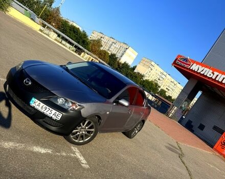 Серый Мазда 3, объемом двигателя 1.6 л и пробегом 252 тыс. км за 3000 $, фото 1 на Automoto.ua
