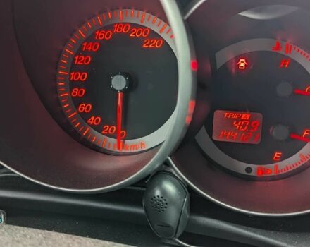 Серый Мазда 3, объемом двигателя 2 л и пробегом 145 тыс. км за 3999 $, фото 1 на Automoto.ua