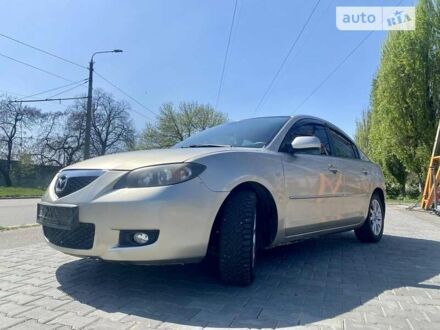 Сірий Мазда 3, об'ємом двигуна 1.6 л та пробігом 253 тис. км за 4600 $, фото 1 на Automoto.ua