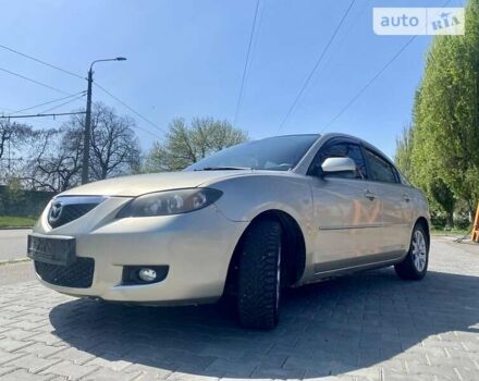 Сірий Мазда 3, об'ємом двигуна 1.6 л та пробігом 253 тис. км за 4600 $, фото 1 на Automoto.ua