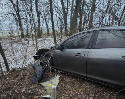 Сірий Мазда 3, об'ємом двигуна 2 л та пробігом 200 тис. км за 2500 $, фото 1 на Automoto.ua