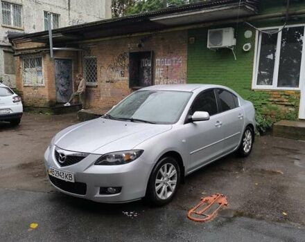 Серый Мазда 3, объемом двигателя 2 л и пробегом 350 тыс. км за 4900 $, фото 1 на Automoto.ua
