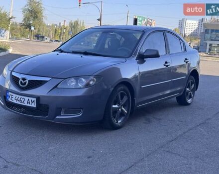 Серый Мазда 3, объемом двигателя 1.6 л и пробегом 200 тыс. км за 3950 $, фото 1 на Automoto.ua