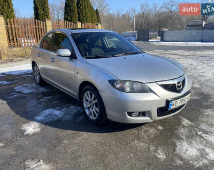 Серый Мазда 3, объемом двигателя 1.6 л и пробегом 260 тыс. км за 4900 $, фото 1 на Automoto.ua