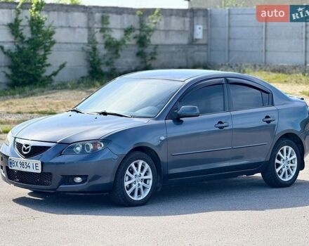 Серый Мазда 3, объемом двигателя 1.6 л и пробегом 207 тыс. км за 4600 $, фото 1 на Automoto.ua