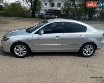 Серый Мазда 3, объемом двигателя 1.6 л и пробегом 330 тыс. км за 4300 $, фото 1 на Automoto.ua