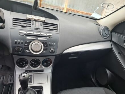 Серый Мазда 3, объемом двигателя 1.5 л и пробегом 53 тыс. км за 7900 $, фото 1 на Automoto.ua