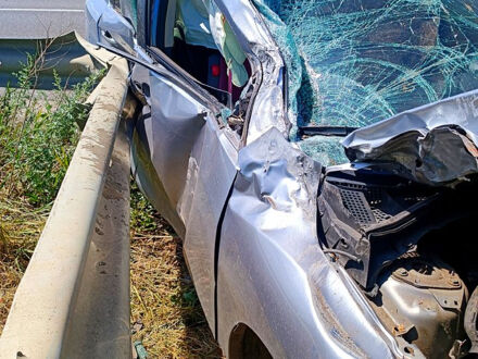 Сірий Мазда 3, об'ємом двигуна 2 л та пробігом 119 тис. км за 3200 $, фото 1 на Automoto.ua