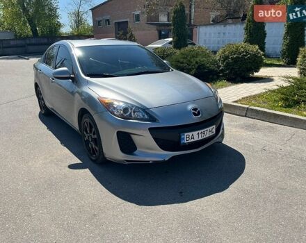 Серый Мазда 3, объемом двигателя 2 л и пробегом 200 тыс. км за 8000 $, фото 1 на Automoto.ua