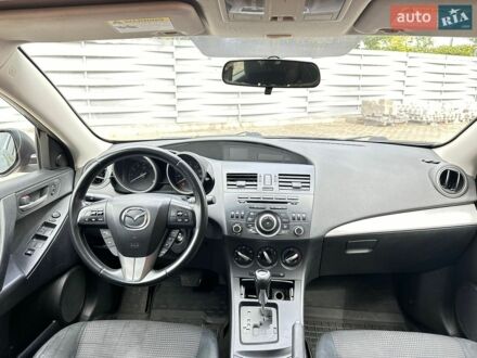 Серый Мазда 3, объемом двигателя 2 л и пробегом 239 тыс. км за 7100 $, фото 1 на Automoto.ua