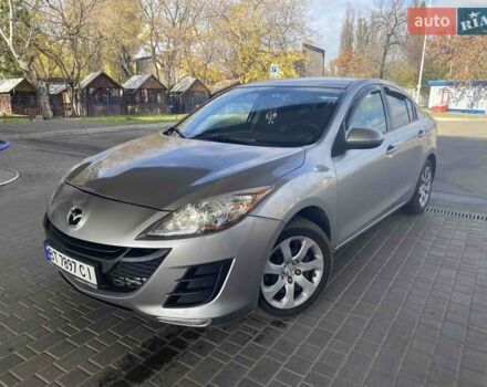 Серый Мазда 3, объемом двигателя 2 л и пробегом 219 тыс. км за 8800 $, фото 1 на Automoto.ua