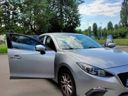 Серый Мазда 3, объемом двигателя 2 л и пробегом 180 тыс. км за 11000 $, фото 1 на Automoto.ua