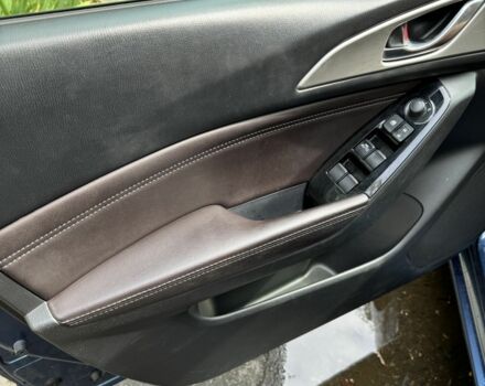 Синий Мазда 3, объемом двигателя 0 л и пробегом 111 тыс. км за 13400 $, фото 6 на Automoto.ua