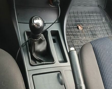 Синій Мазда 3, об'ємом двигуна 1.6 л та пробігом 290 тис. км за 3200 $, фото 3 на Automoto.ua