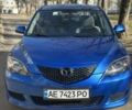 Синий Мазда 3, объемом двигателя 1.3 л и пробегом 256 тыс. км за 4000 $, фото 2 на Automoto.ua