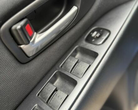 Синий Мазда 3, объемом двигателя 1.6 л и пробегом 252 тыс. км за 2950 $, фото 6 на Automoto.ua