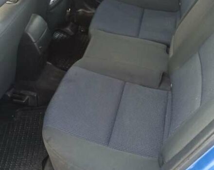 Синій Мазда 3, об'ємом двигуна 1.56 л та пробігом 358 тис. км за 3300 $, фото 4 на Automoto.ua