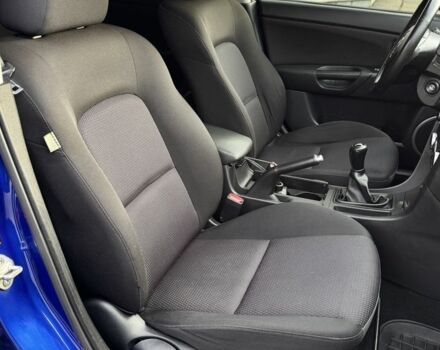 Синий Мазда 3, объемом двигателя 1.6 л и пробегом 205 тыс. км за 4900 $, фото 20 на Automoto.ua