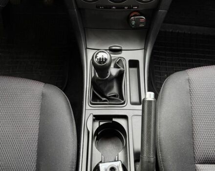 Синий Мазда 3, объемом двигателя 1.6 л и пробегом 205 тыс. км за 4900 $, фото 13 на Automoto.ua