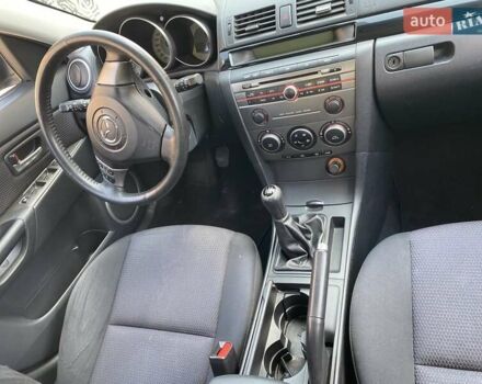 Синій Мазда 3, об'ємом двигуна 1.6 л та пробігом 190 тис. км за 5399 $, фото 4 на Automoto.ua