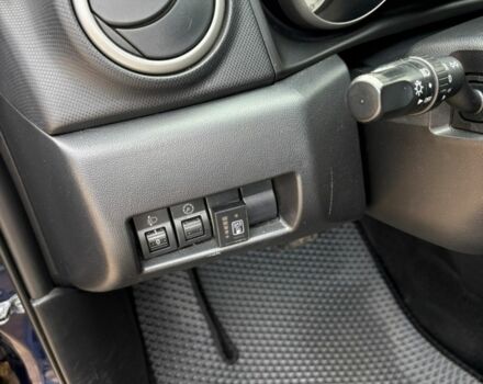 Синий Мазда 3, объемом двигателя 1.6 л и пробегом 181 тыс. км за 5800 $, фото 3 на Automoto.ua
