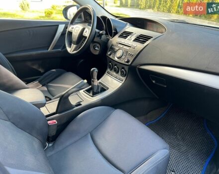 Синий Мазда 3, объемом двигателя 1.56 л и пробегом 202 тыс. км за 4500 $, фото 7 на Automoto.ua