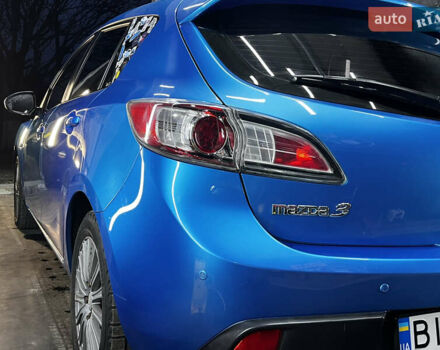 Синий Мазда 3, объемом двигателя 1.6 л и пробегом 162 тыс. км за 8500 $, фото 4 на Automoto.ua
