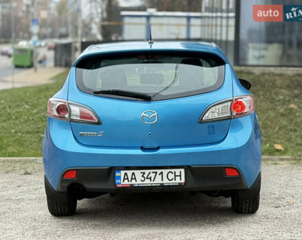 Синий Мазда 3, объемом двигателя 1.6 л и пробегом 226 тыс. км за 8500 $, фото 5 на Automoto.ua