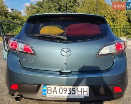 Синий Мазда 3, объемом двигателя 1.6 л и пробегом 150 тыс. км за 7500 $, фото 3 на Automoto.ua