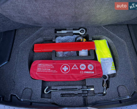 Синий Мазда 3, объемом двигателя 2.2 л и пробегом 235 тыс. км за 10500 $, фото 11 на Automoto.ua