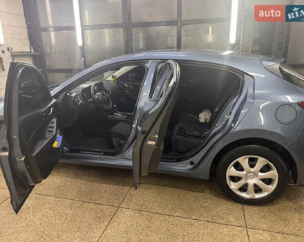 Синий Мазда 3, объемом двигателя 2 л и пробегом 121 тыс. км за 10900 $, фото 4 на Automoto.ua