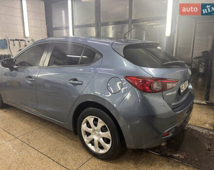 Синий Мазда 3, объемом двигателя 2 л и пробегом 121 тыс. км за 10900 $, фото 3 на Automoto.ua