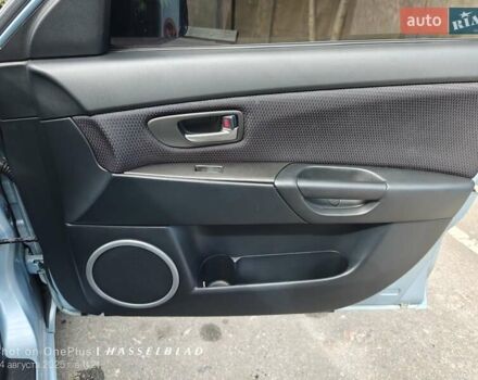 Синий Мазда 3, объемом двигателя 1.6 л и пробегом 206 тыс. км за 5500 $, фото 3 на Automoto.ua